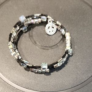 Memory Bracelet in black/translucent beads